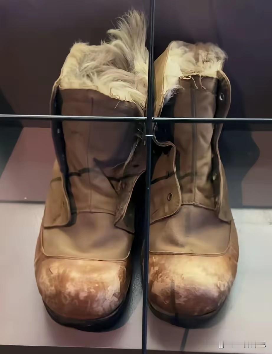 不要小看日本。看看当年日本鬼子穿的鞋，高帮、里面带毛，前面还有钢板，鞋底又加了