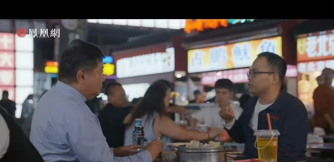 石家庄夜市近千摊位场面震撼谁能拒绝石家庄夜市的治愈力！近千个摊位铺开热闹画卷，琳