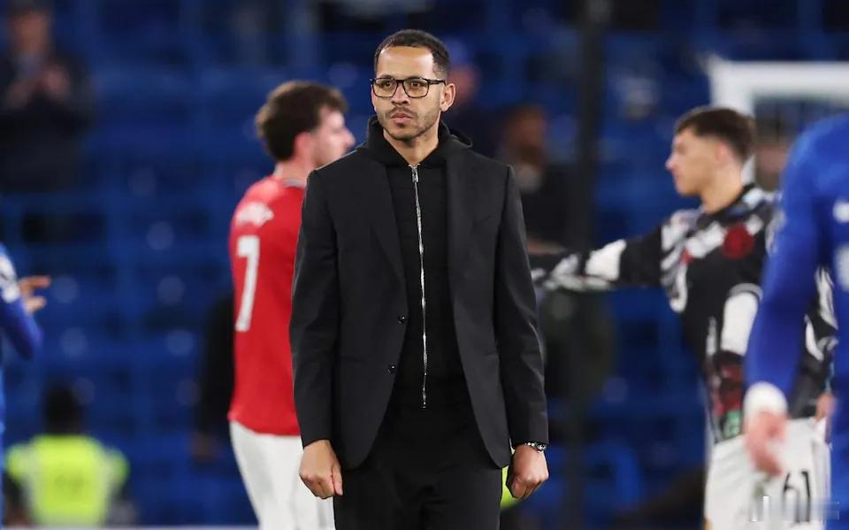 切尔西0比1曼联其实这场球切尔西踢得不差，曼联也没那么好，但足球比赛就是如此奇