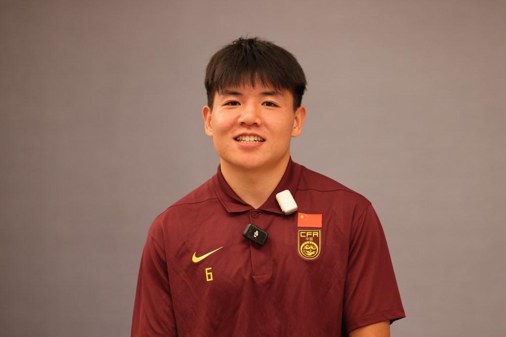 徐彬目前是被狼队租借到巴恩斯利，只要徐彬能有上场机会，能在巴恩斯利站住脚，下赛季