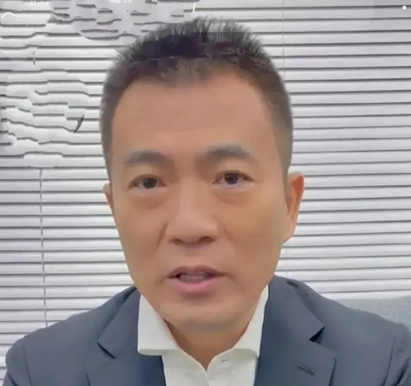 ”一针见血“中国女足1：2澳大利亚，赛后黄健翔老师总结女足输球原因，三句话总