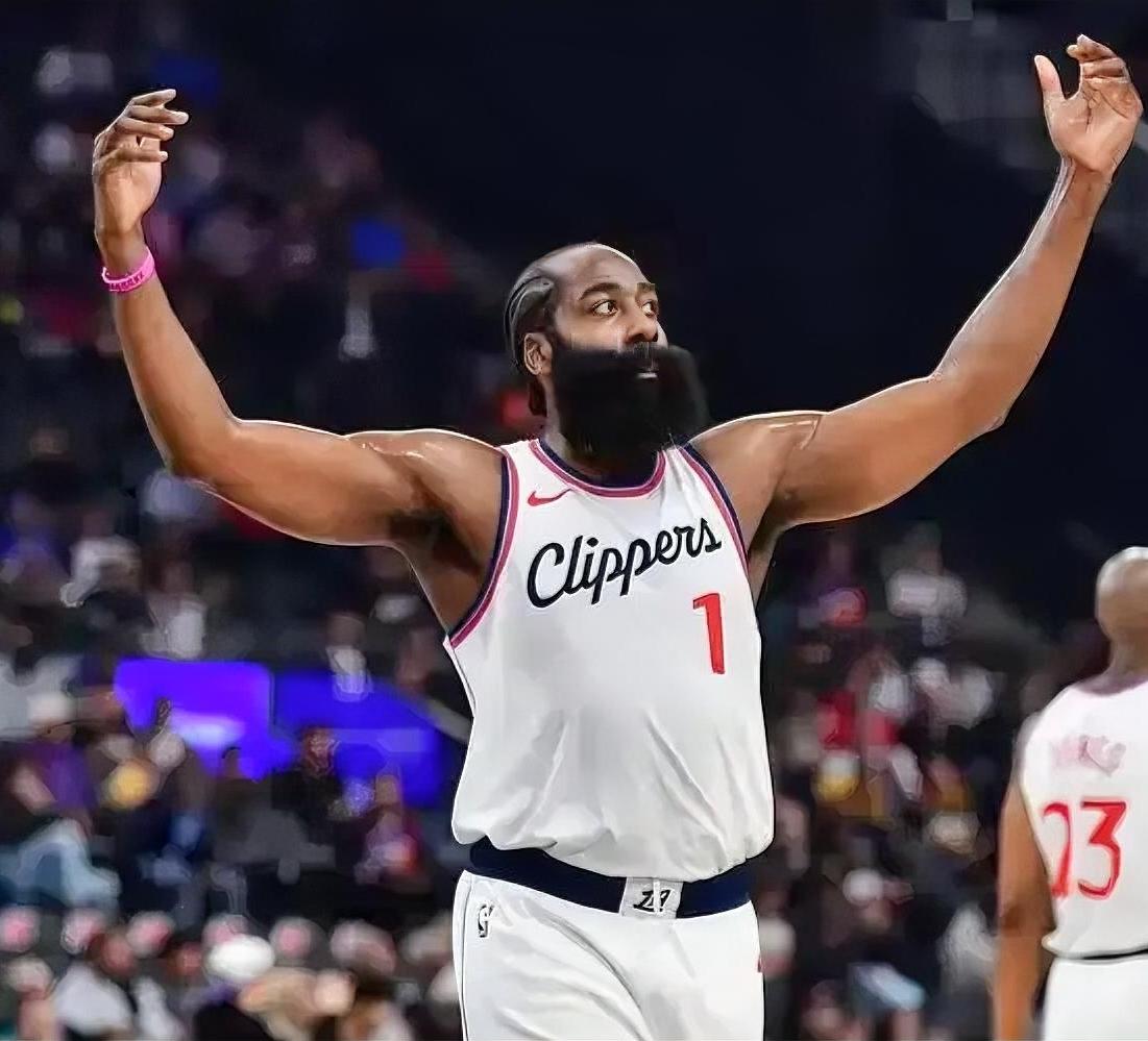 当哈登铁了心要离开，快船其实已经沉没。附加赛121：126不敌勇士，凄凉出局，