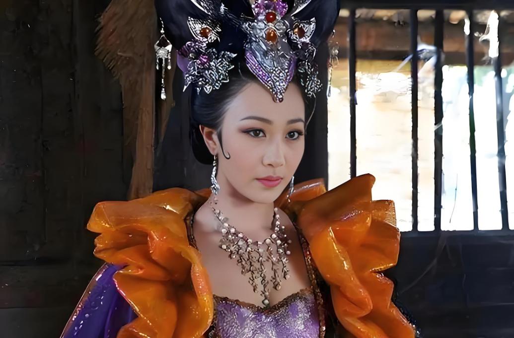 文殊普贤观音三位菩萨能不能打得过骊山老母咱就这么讲吧一对一单挑基本没有赢的