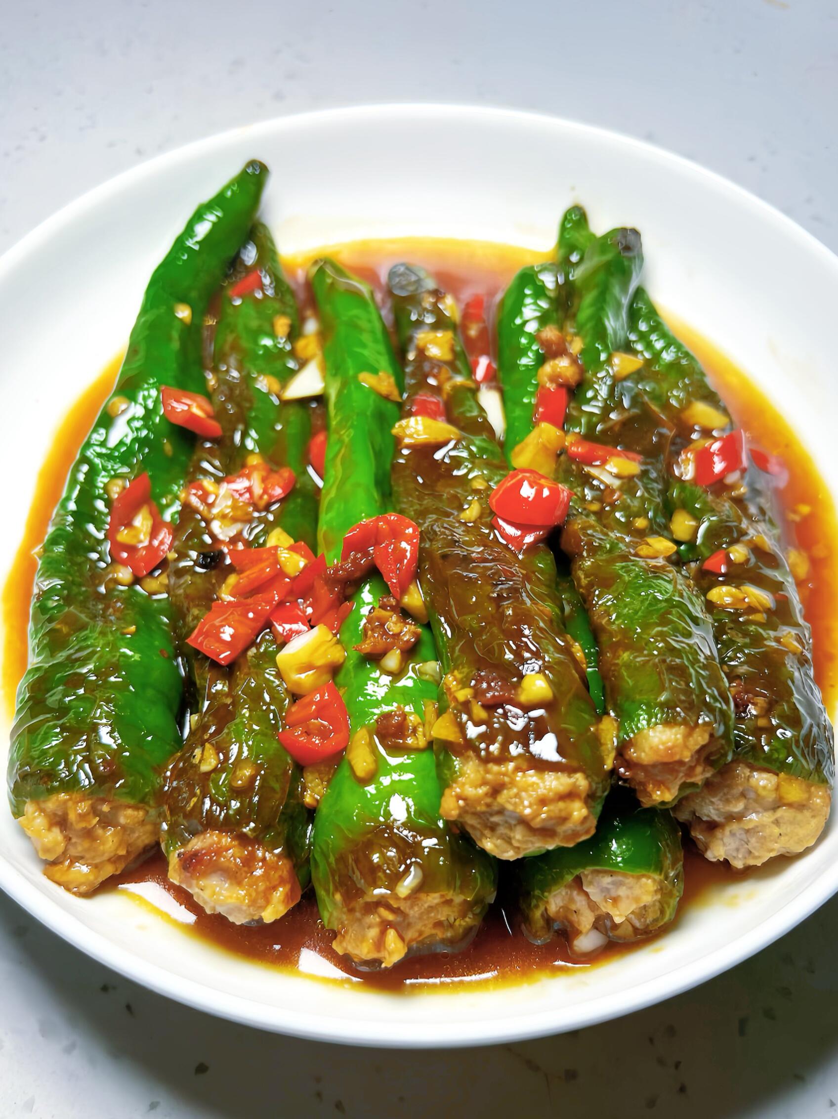 青椒酿肉！虎皮焦香+爆汁肉馅，一口封神家人们听我一句劝，一定要试试这道青椒酿肉