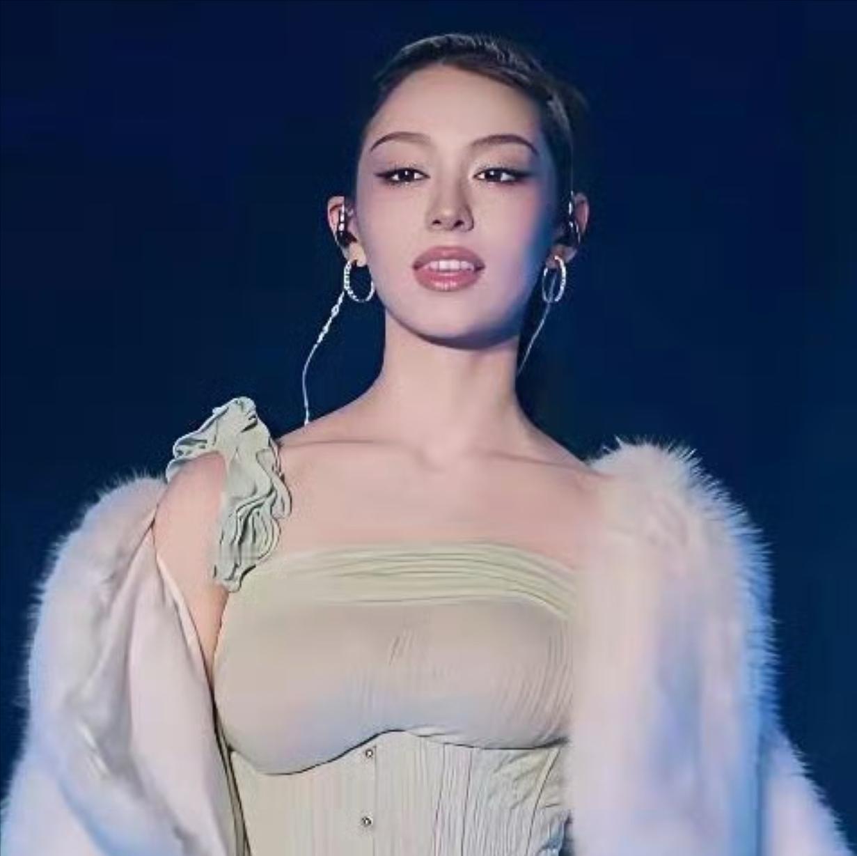 郎朗的妻子吉娜，这颜值真的太绝了！尤为难得的是饱满优越的骨相。得天独厚的混