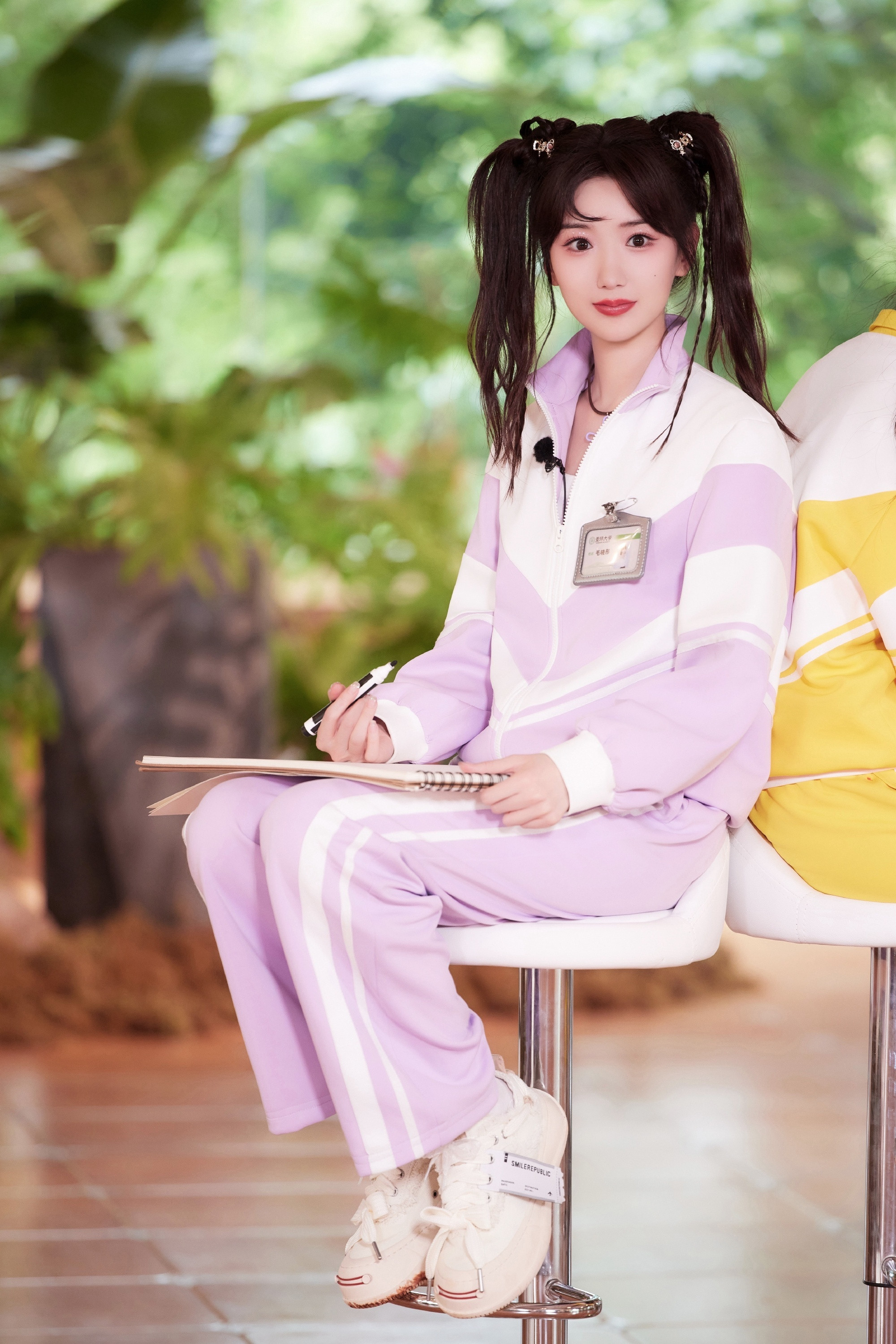 毛晓彤y2K编发好甜，今日份双马尾学姐​​​