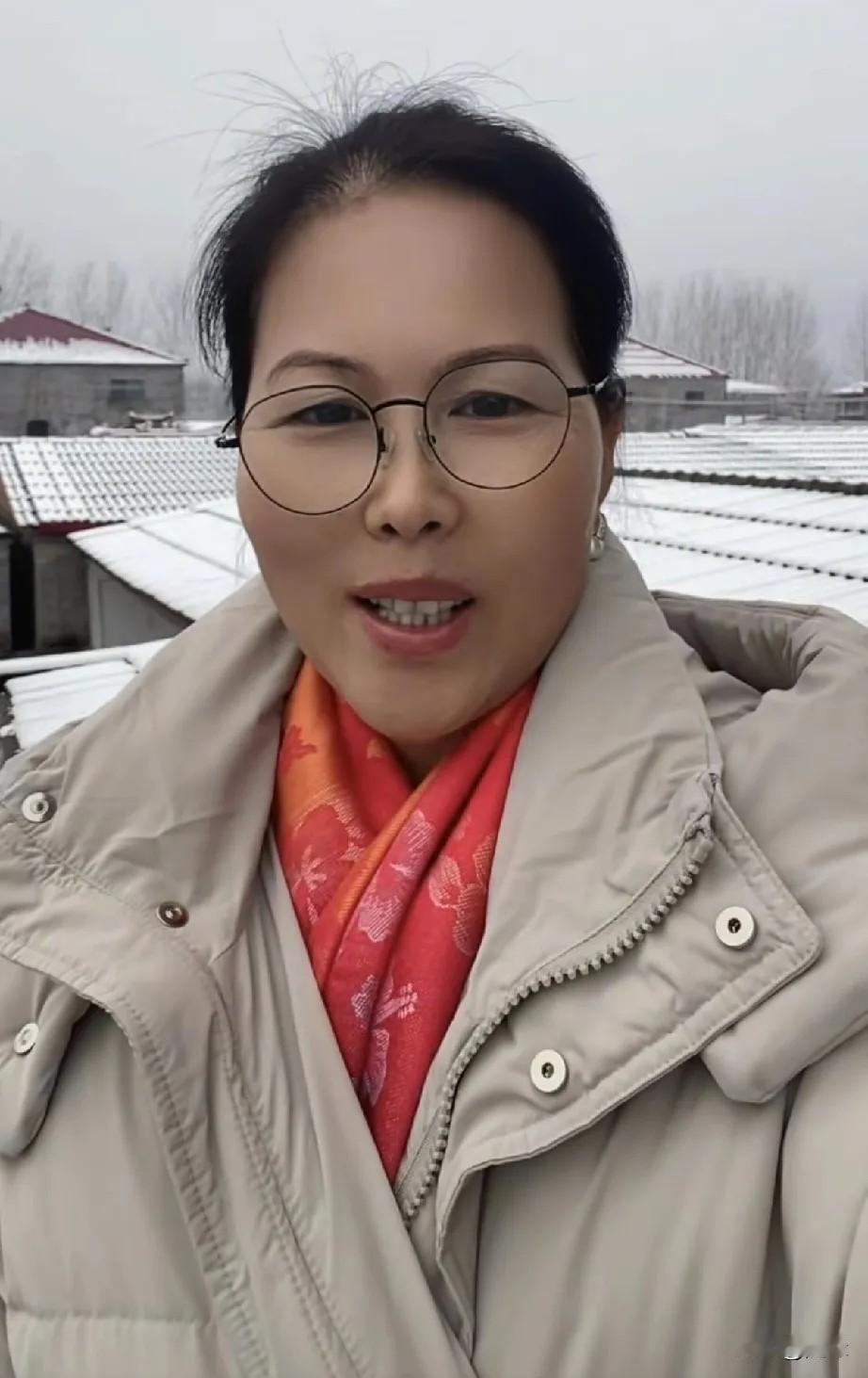 小杨阿姨晒年夜饭！都是自己做的！不得不说，小杨阿姨厨艺是真好！有年夜饭必备的饺