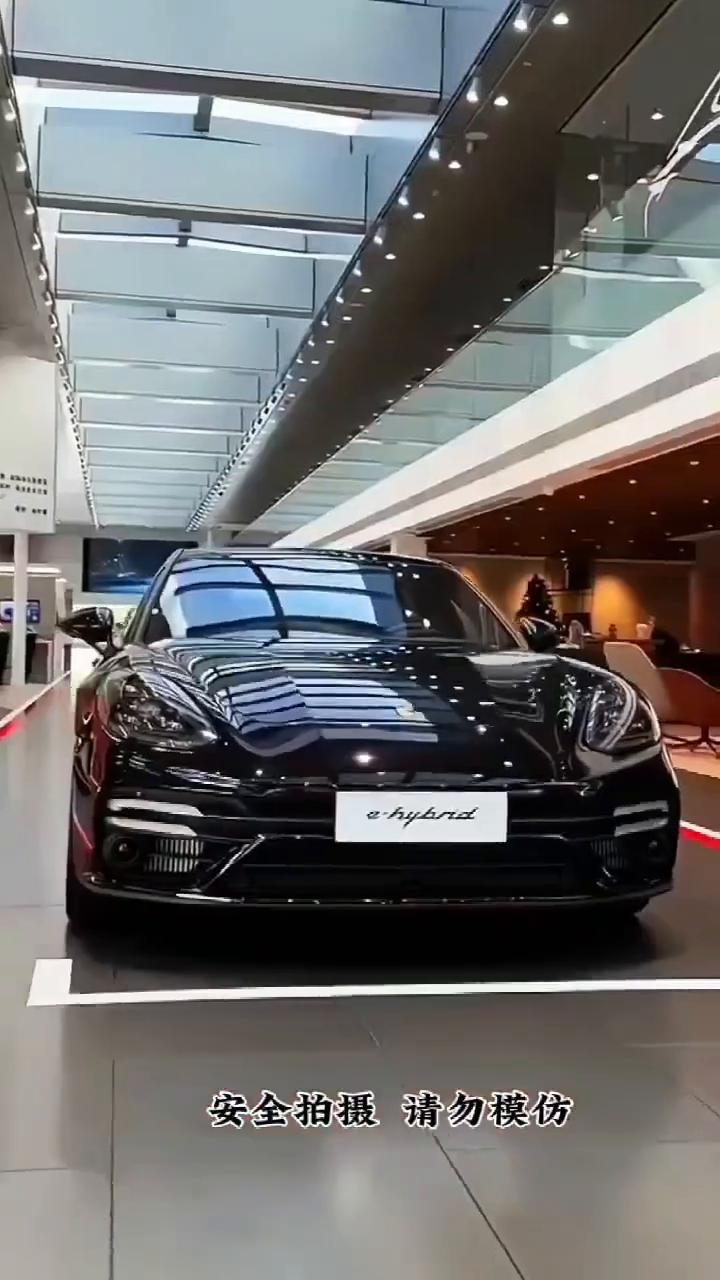 2024款帕拉梅拉。安全拍摄请勿模仿。