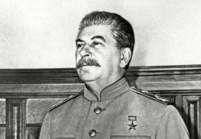 1937年苏联1966名党代表，1108人被杀；苏联十五大政治局7个人，除斯大林