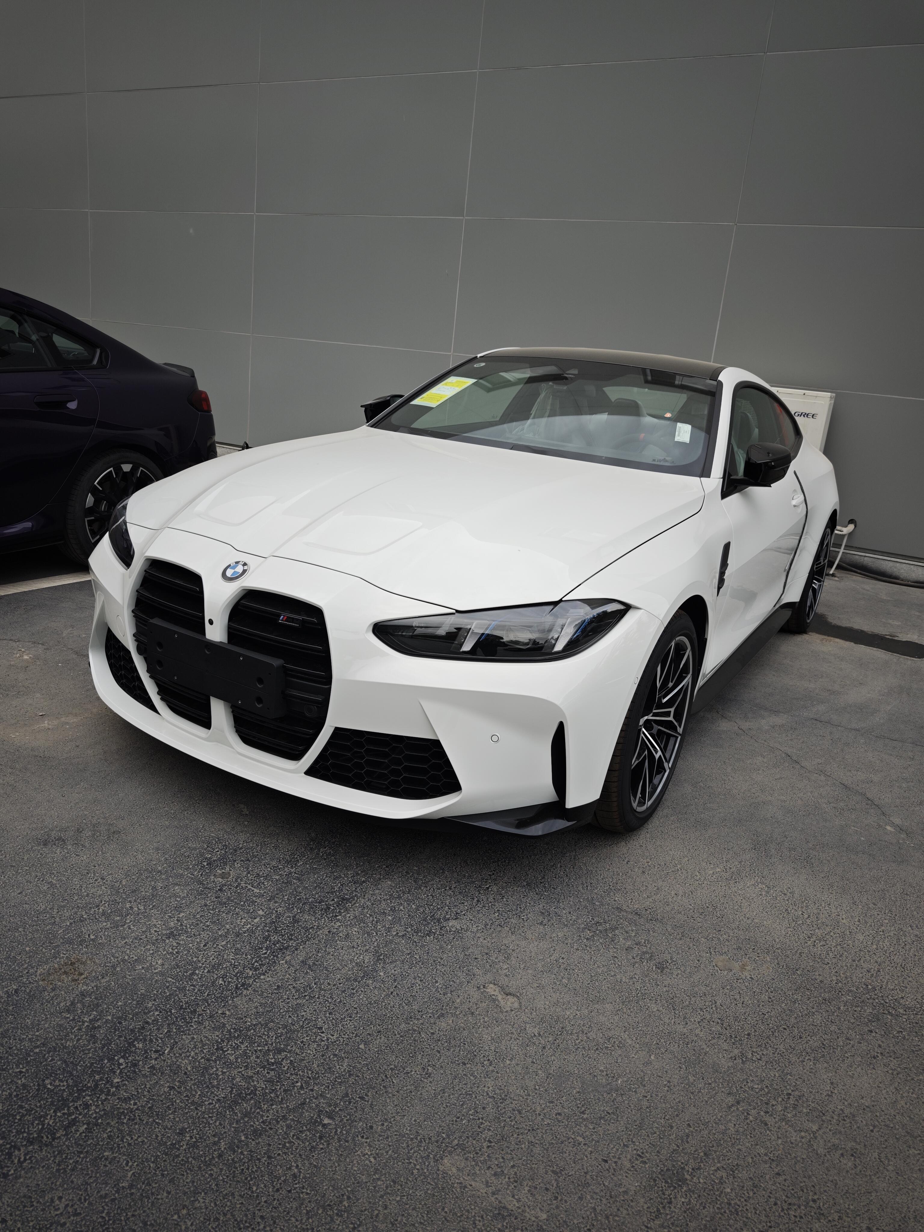 大学生勇闯宝马4S店｜宝马M4实拍【来自懂车帝车友圈】