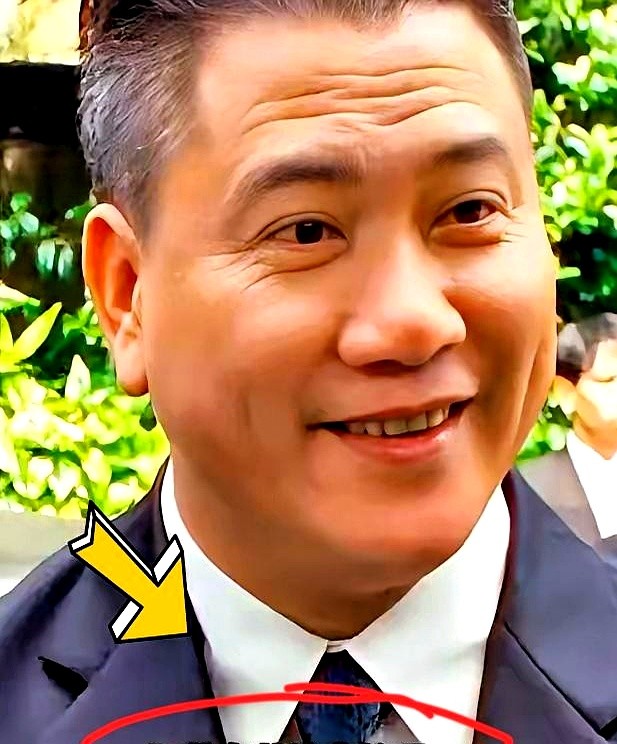 周星驰连请了好几次，那个靠四处走穴跑商演赚钱的男人，死活就是不接《新喜剧之王》的剧本。万梓良宁可去县