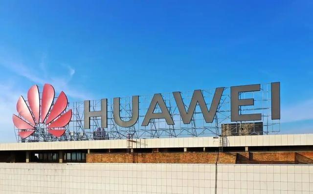 全球手机操作系统已形成三足鼎立的格局！第一，美国安卓：全球市场份额75%。第二