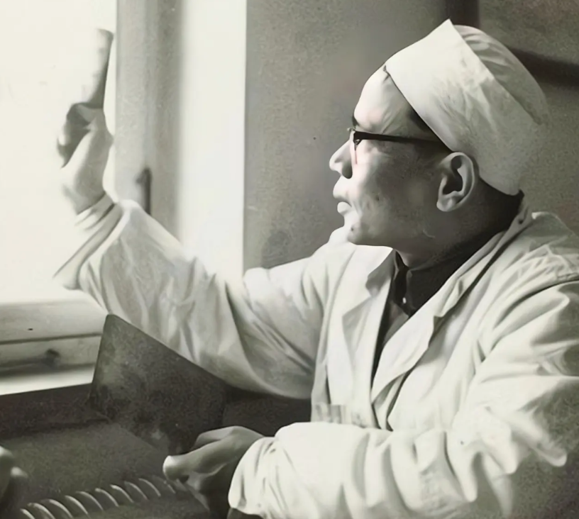 1950年，广西悍匪头子被判死刑，为了活命，他交出了独门秘方，竟救治了数万名抗美