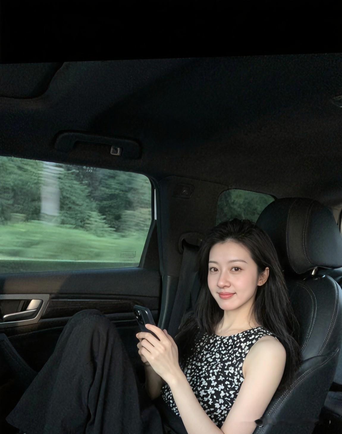 都说女人如花易凋零,男人似树常青?可谁见过不浇水的花能艳?不修剪的树会直