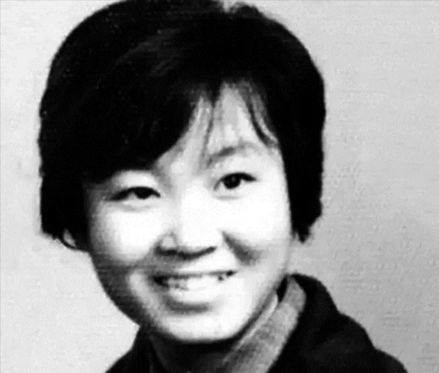 1974年，21岁女知青，夜间独自去厕所，却神秘失踪。连队把整座山翻了个