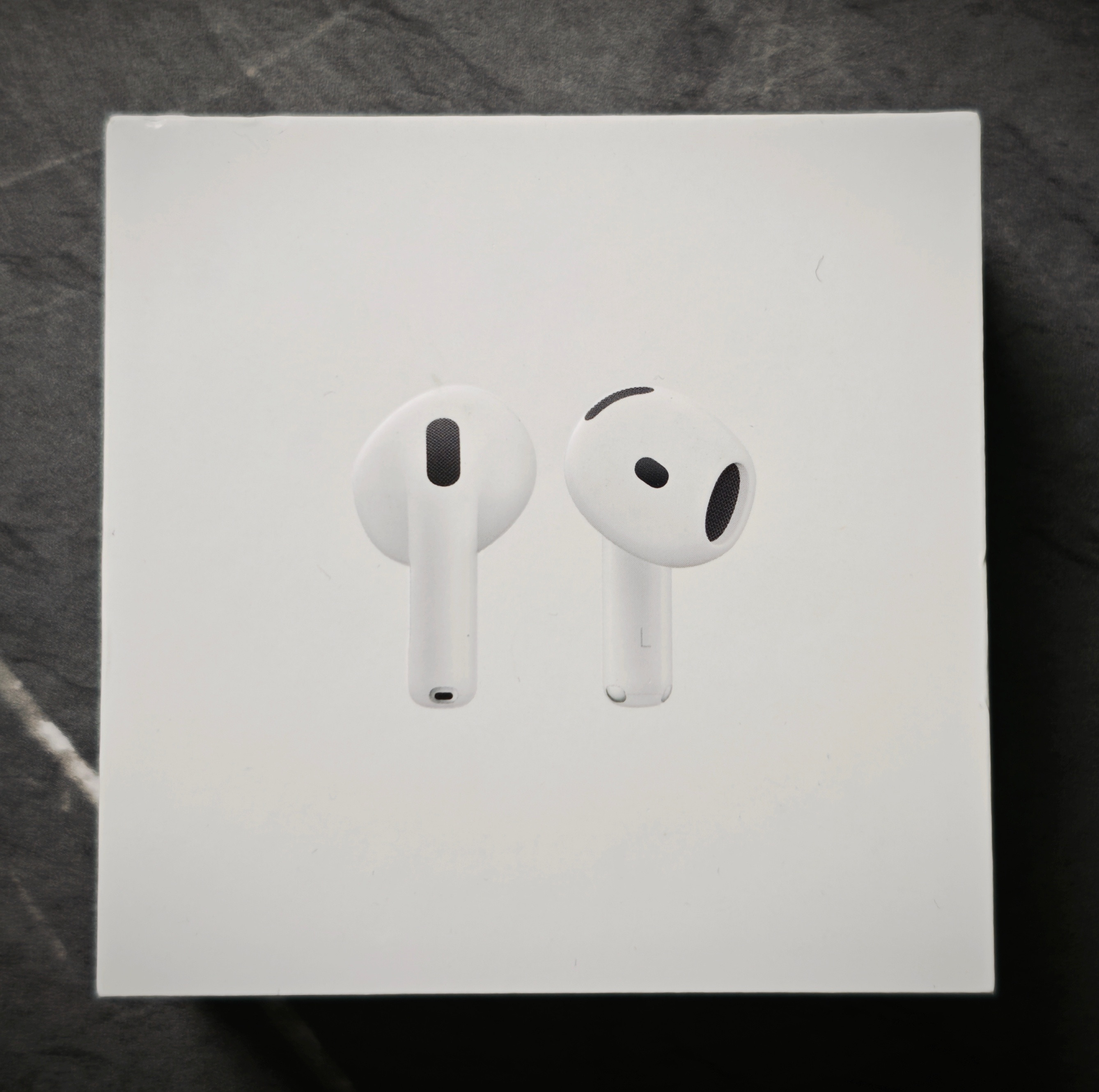 翻出个价值999元的AirPods4「转发+评论」抽一位粉丝送了，祝大家202