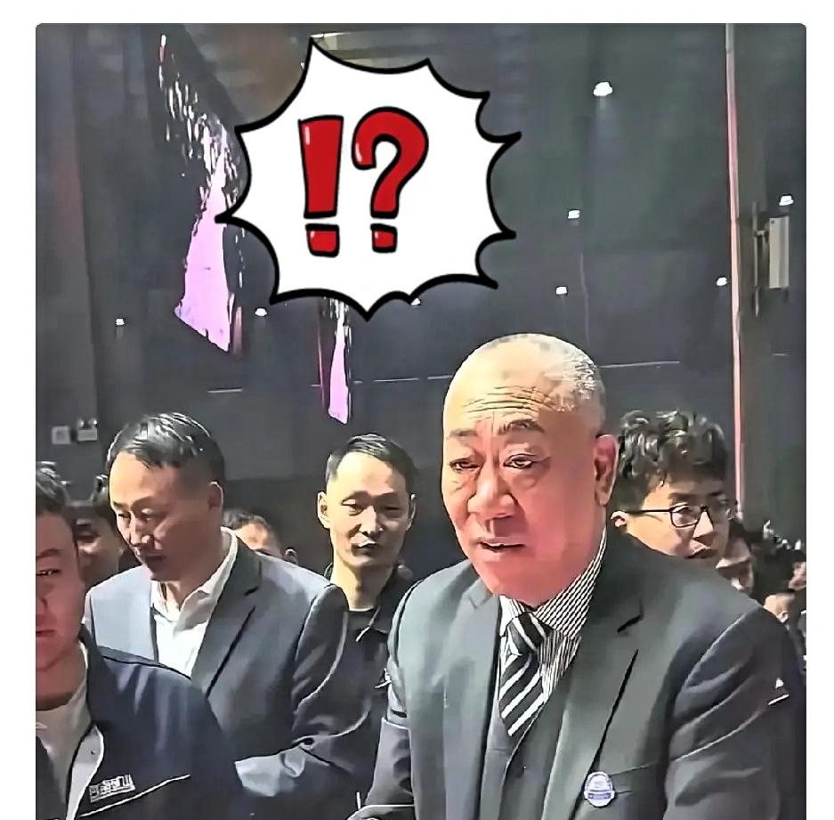 河南那个矿机老板，估计这两天人都傻了。年前撒钱有多风光，年后开工就有多“头疼”。