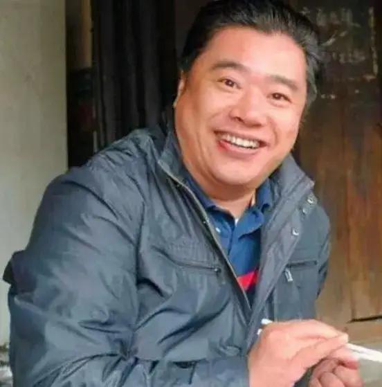 2007年，温州“皮革大王”王敏，被父母强行送进精神病院，随后他的12亿资产被兄