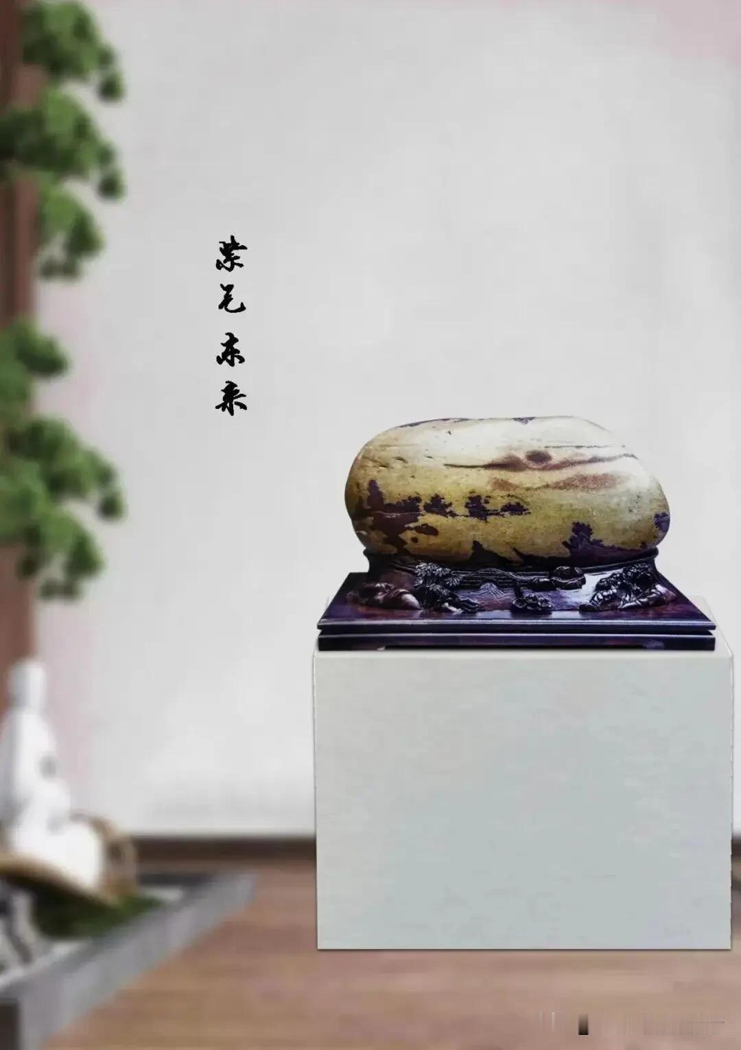 抖音有个叫“白了个白”的博主，专门打假奇石。他公开说那块估值2.2亿的“鸡骨沙漠