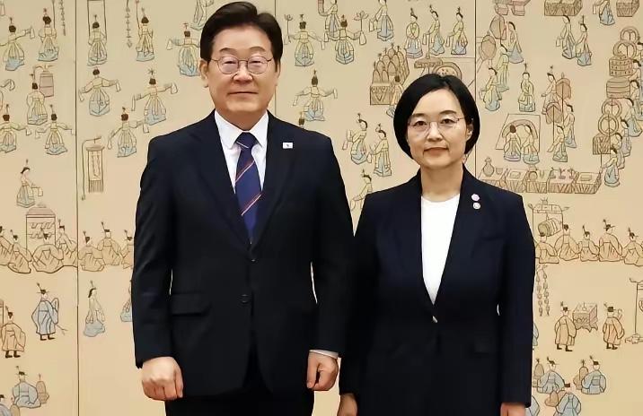 韩国迎来史上第二位女总理！从政经验仅一年有余，属破格提拔！当地时间7月1日，韩国