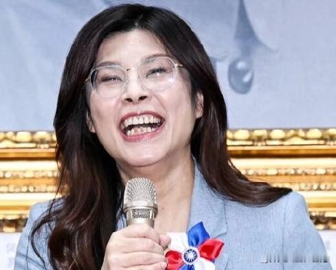 “草台班子永远上不了大舞台”！郑丽文上任半年已有两任发言人和文传会主任辞职！草台