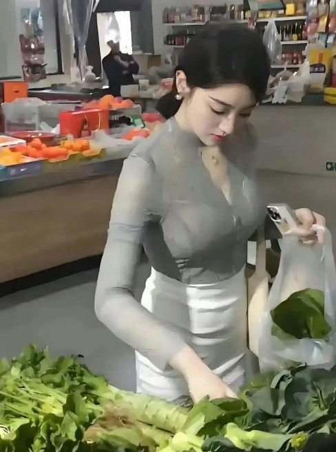 这种人多半没结婚，但是早已久经沙场阅人无数