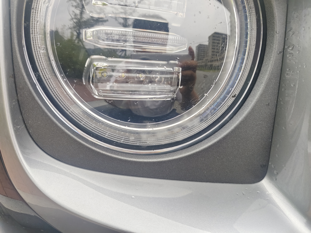 24款哈弗大狗6月18号提车大灯起雾行驶2377公里大灯起雾，车机大屏自动从起