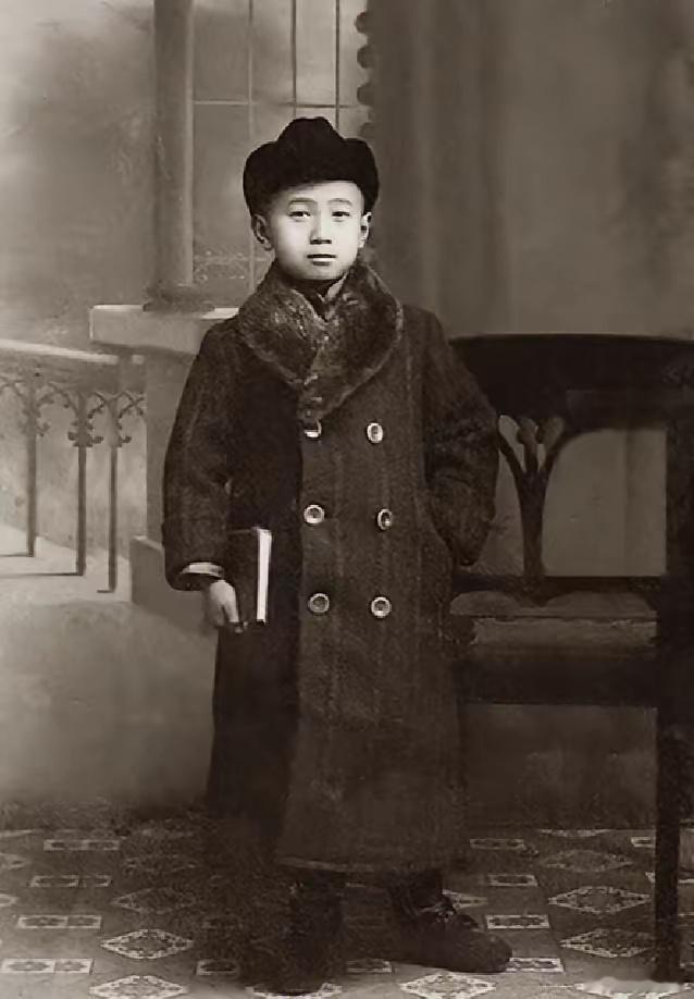 解放前的牛娃学霸是啥样子，请看这张：1921年，10岁的钱学森在北京师范大学附属