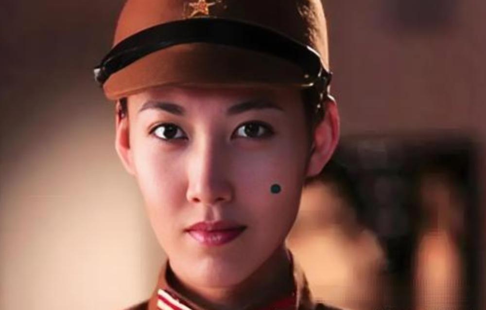1938年，东条冥郎看到女儿的尸体被完整的运回后，异常兴奋，立即从腰间拔出刀子，