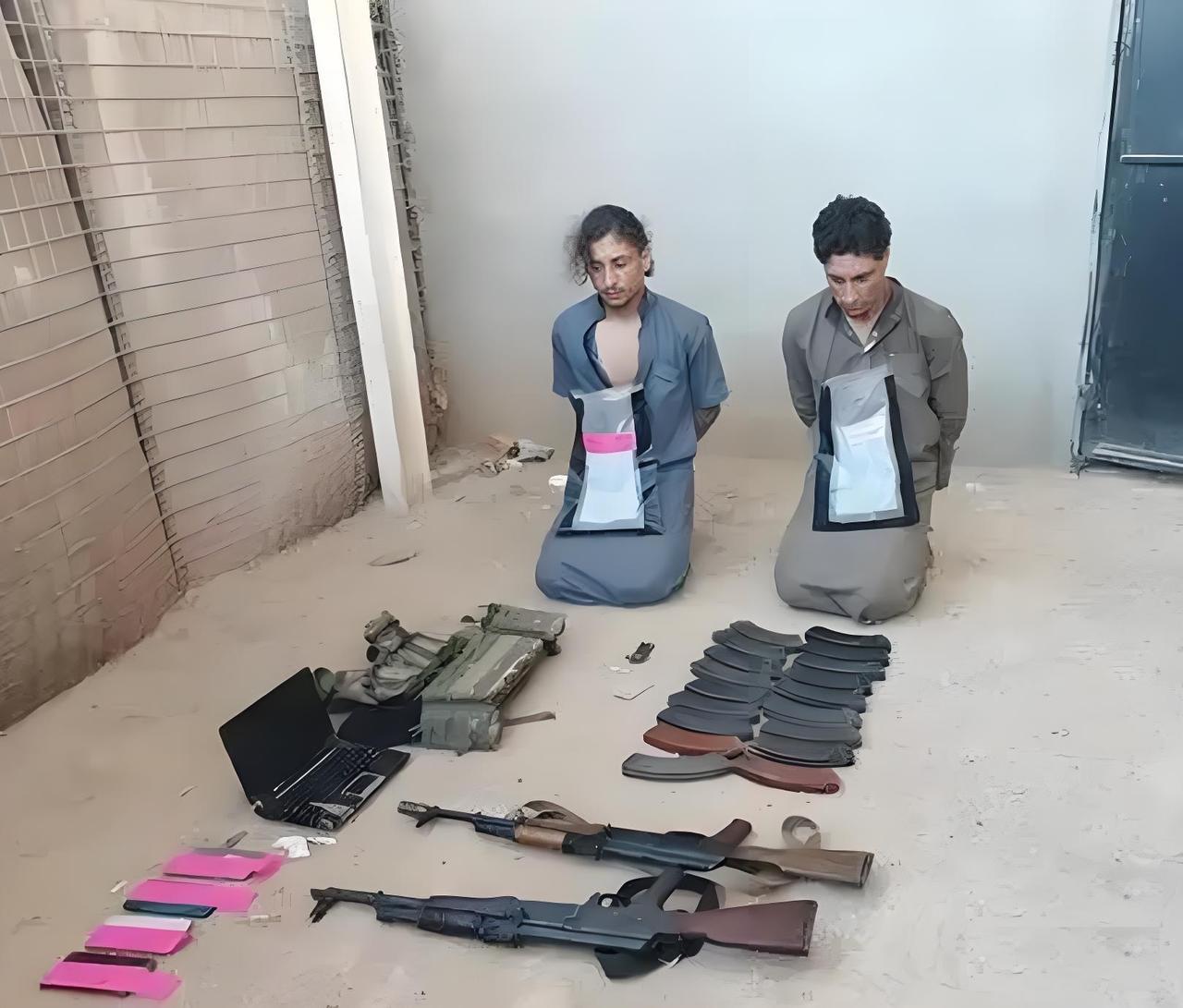 阿萨德把钱用来给叙利亚人买饼充饥，朱拉尼把钱用来全部买子弹了。朱拉尼的两个兵