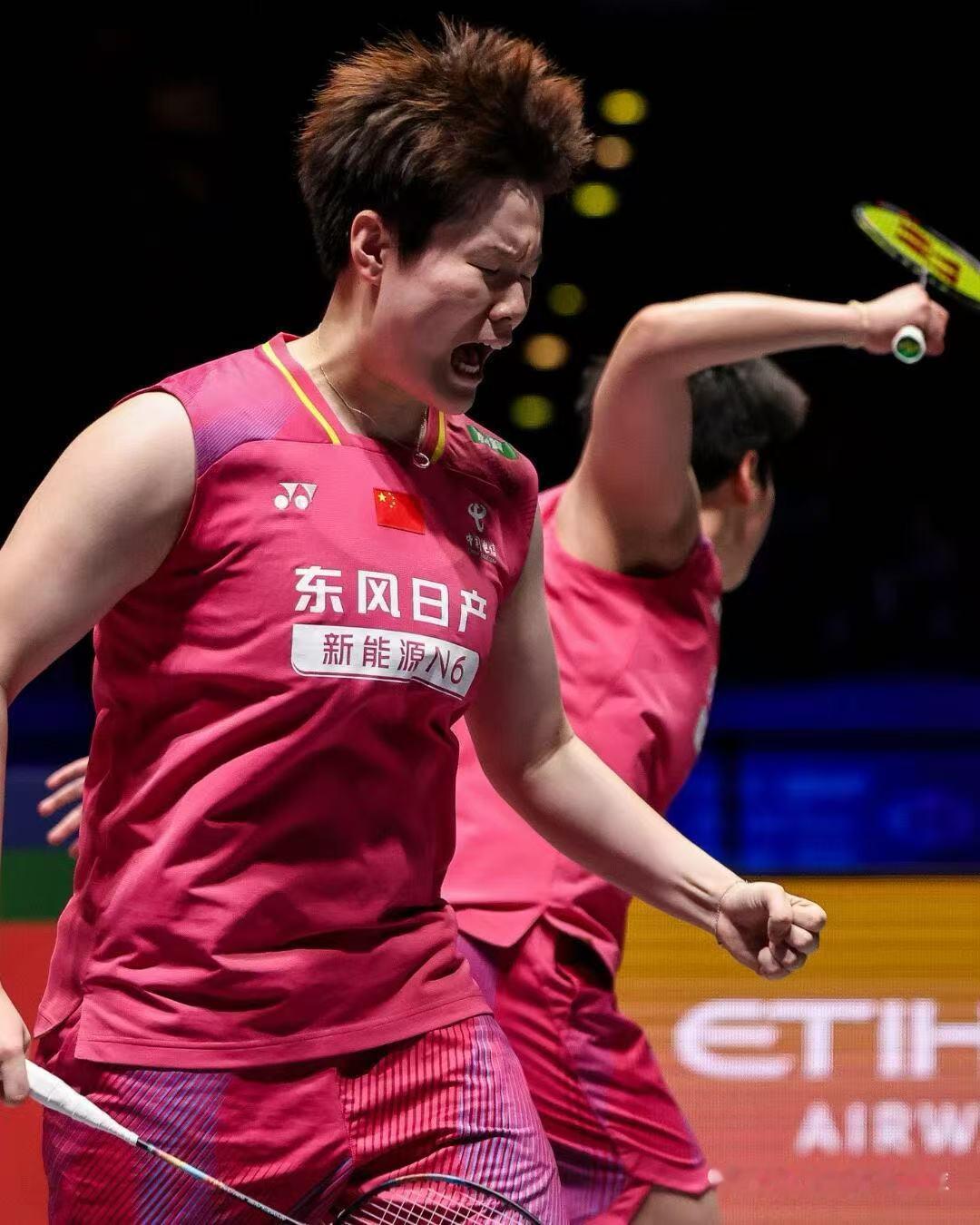 女双还是要看圣坛组合的，凡贤组合太不稳定，居然败给排名22位的对手，爆冷出局了