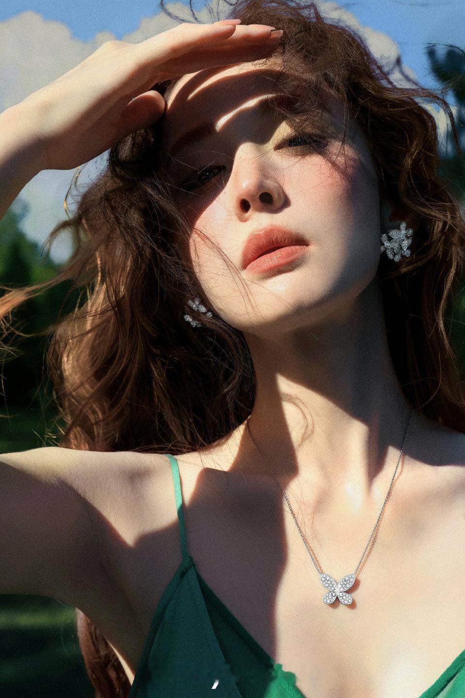 娜扎InStyle五月刊封面这也太美了！！！佩戴GRAFF的林间精灵🧚♀️📷