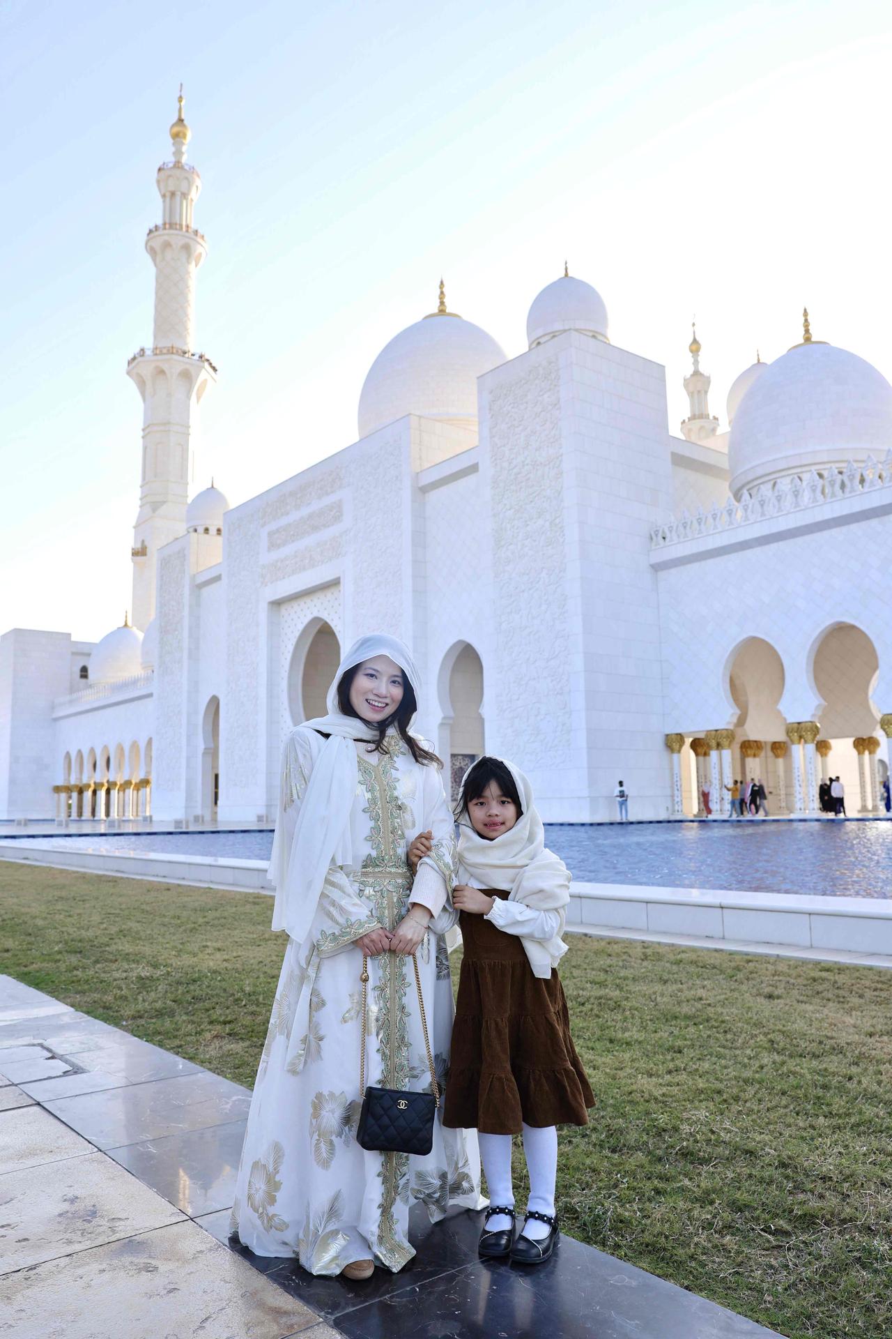 带娃闯阿布扎比，邂逅现实版一千零一夜🕌免签直飞、气候舒适，阿布扎比堪称亲子
