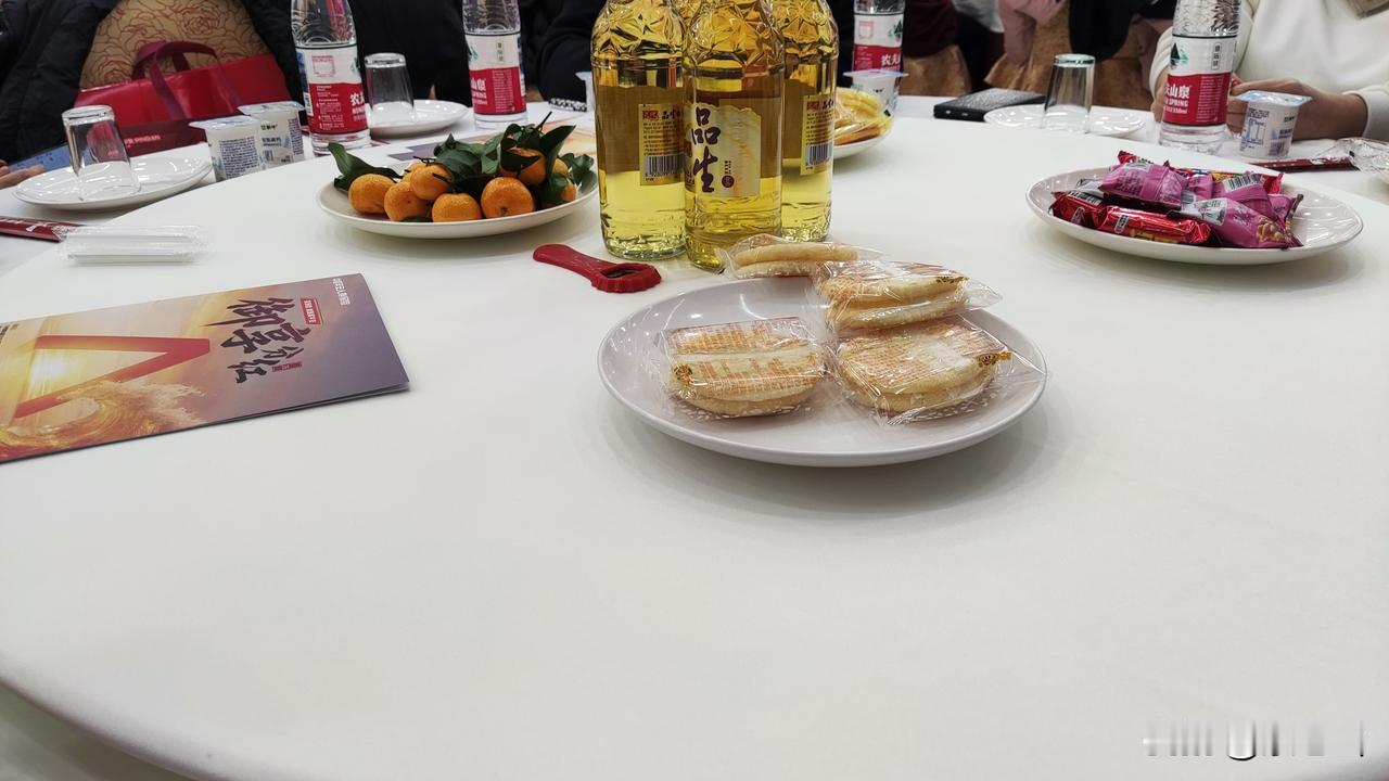 退休手续还在审批的路上，生命已夏然而止。人的生命如此脆弱，想不到朋友退休的手续