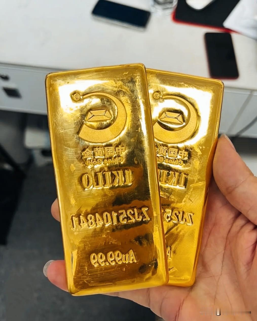 上当了！上当了！买黄金一定要注意！！前几天，金价持续走高，隔壁大姐买条金项