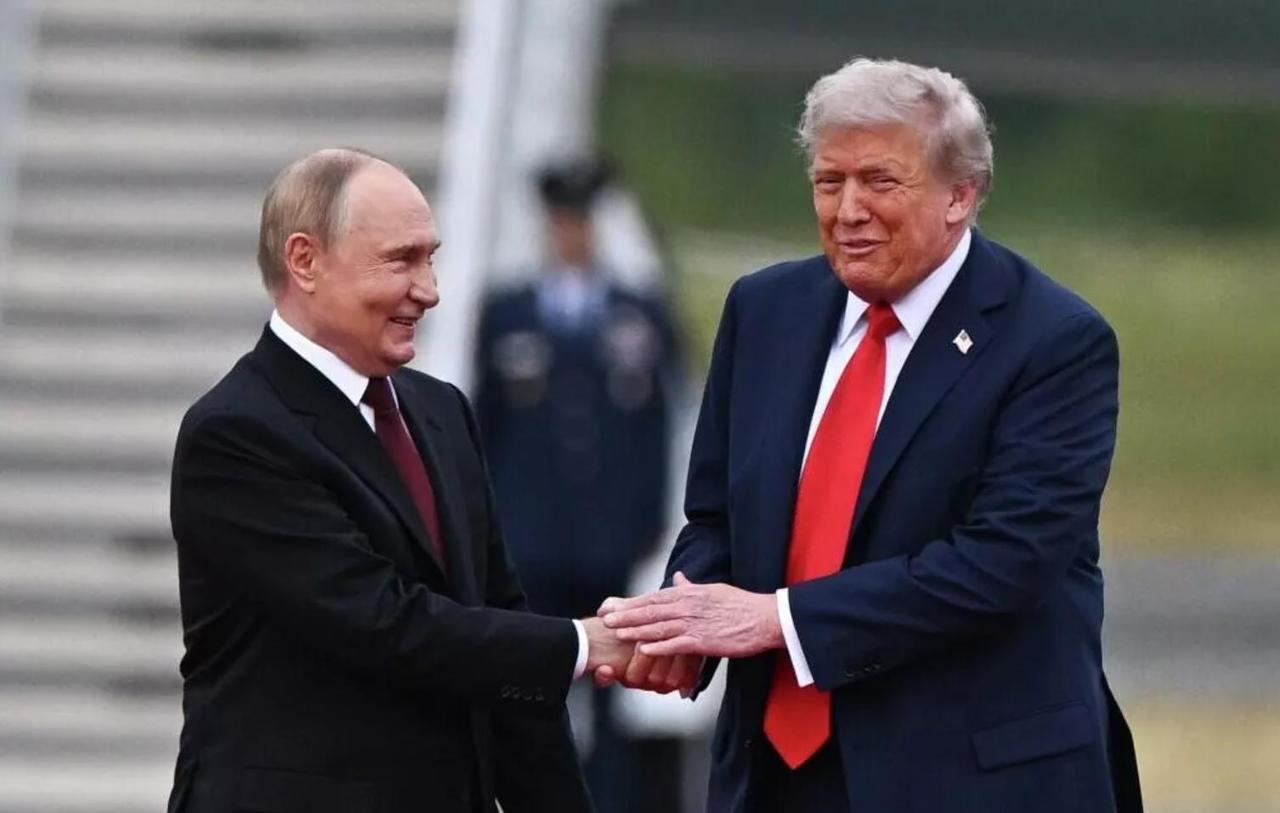 “我当美国总统一天，就没人敢武力收台”？这就是特朗普求助中国的诚意？说白了，