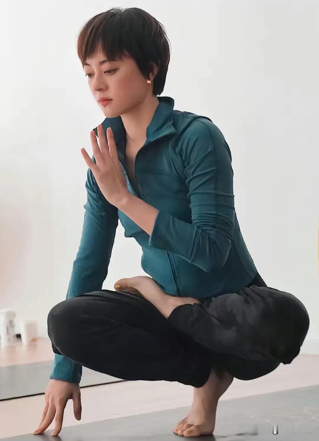 孙俪75分钟108遍拜日式冲上热搜！当大多数人还在和被窝“拉扯”的时候，孙俪