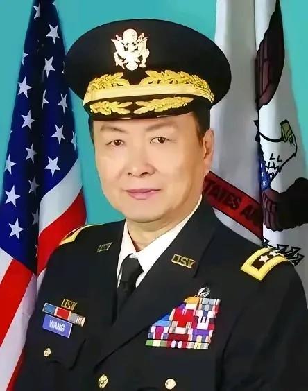 出身武术世家的美籍华人王世清，为美国军警界培养了大批在擒拿格斗、近身搏击、逮捕技