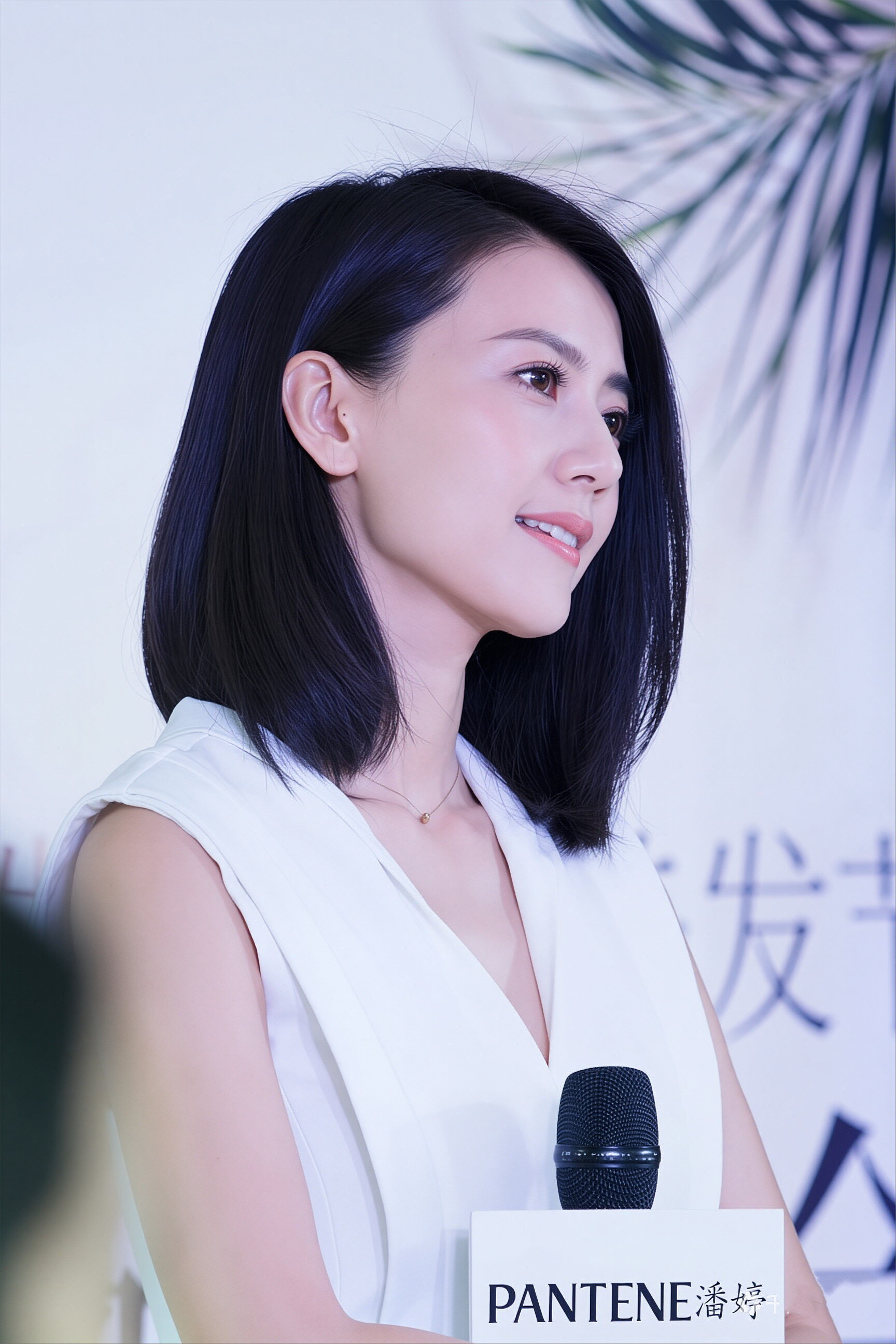 越长大越觉得，守住少年心气真的像在跟全世界拔河！高圆圆好多人都说，毕业之后，人