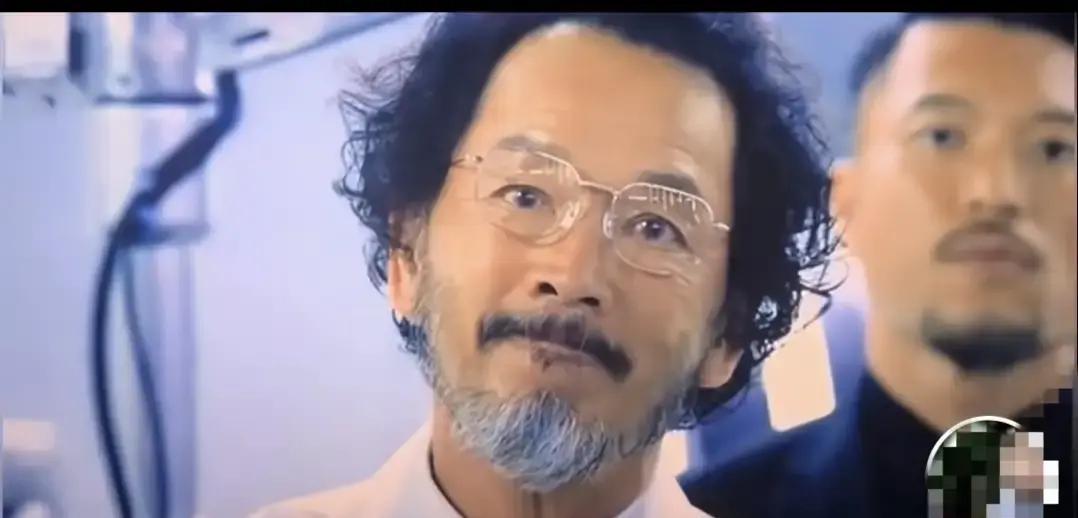 廖启智镜头被删光新版《寻秦记》上线，老戏骨廖启智的镜头全没了。他演的老臣一