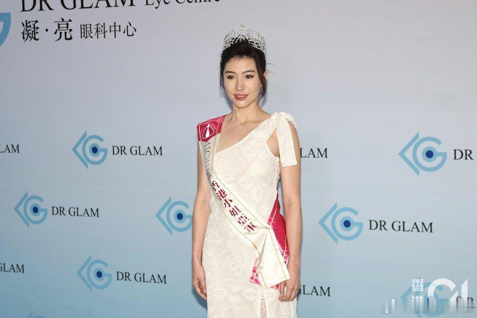 應屆港姐亞軍施宇琪，選港姐以來一直未有隱瞞感情狀況，曾透露跟同讀劍橋的大學同學男