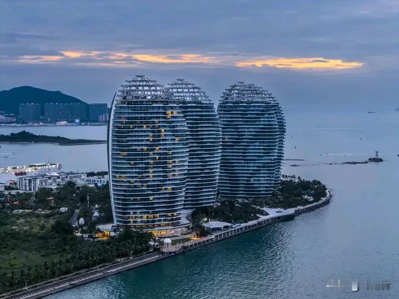 86国人员可免签入境海南86国人员可免签入境海南本月18日，海南自贸港全岛封