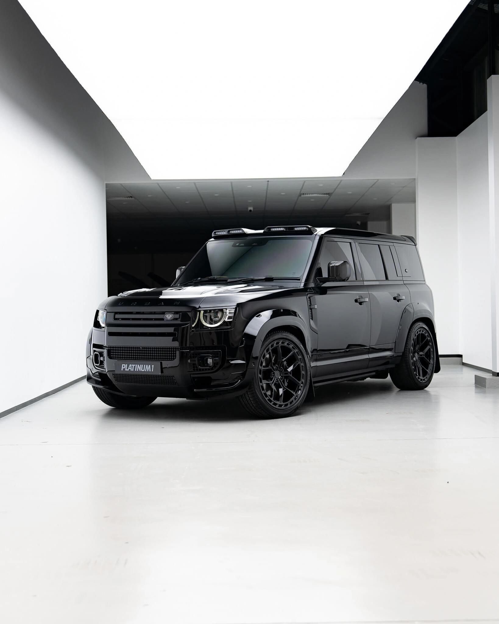 黑武士路虎卫士真酷啊不仔细看还以为是捷途旅行者的改装版