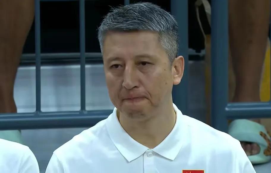郭仕强和宫鲁鸣两位教练谁才是及格的？同样是亚洲杯，宫鲁鸣带着中国女篮一线队伍，