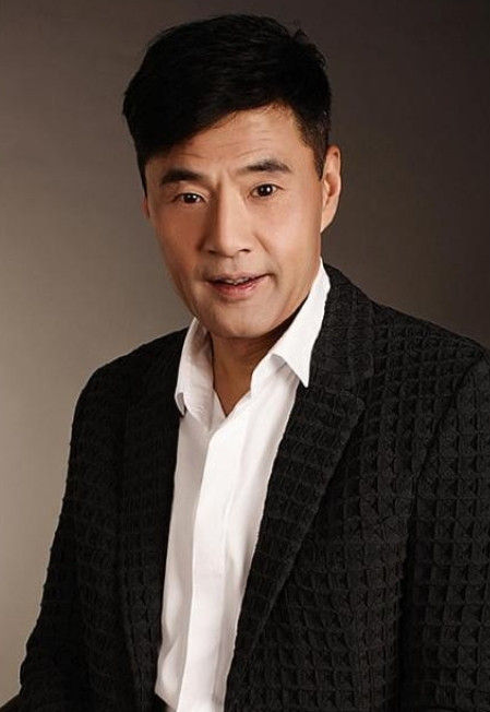 当年，于荣光怎么也想不通，结婚30多年来，钱我赚，饭我做，最后妻子却要和自己离婚