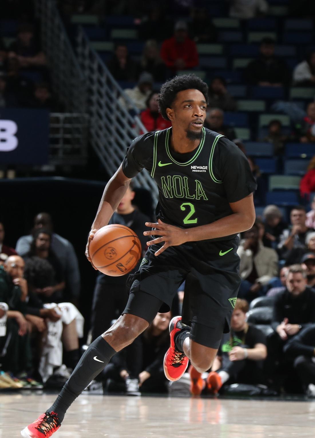 湖人勇士抢人，最终花落谁家！美媒报道：湖人和勇士同时希望得到鹈鹕侧翼琼斯，湖人提