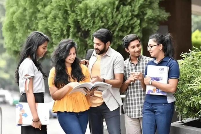 和澳洲朋友聊后，我看明白了，不是澳洲不要中国人，是人家开出的条件，咱们年轻人已