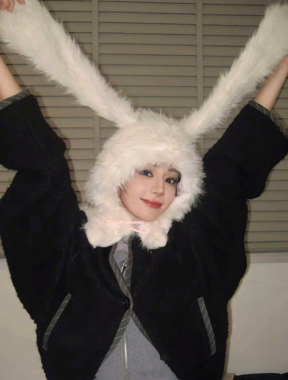 如果你惹毛了我，我就会变成一只毛茸茸的🐰被萌晕[抱抱][抱抱]第一个兔塑迪