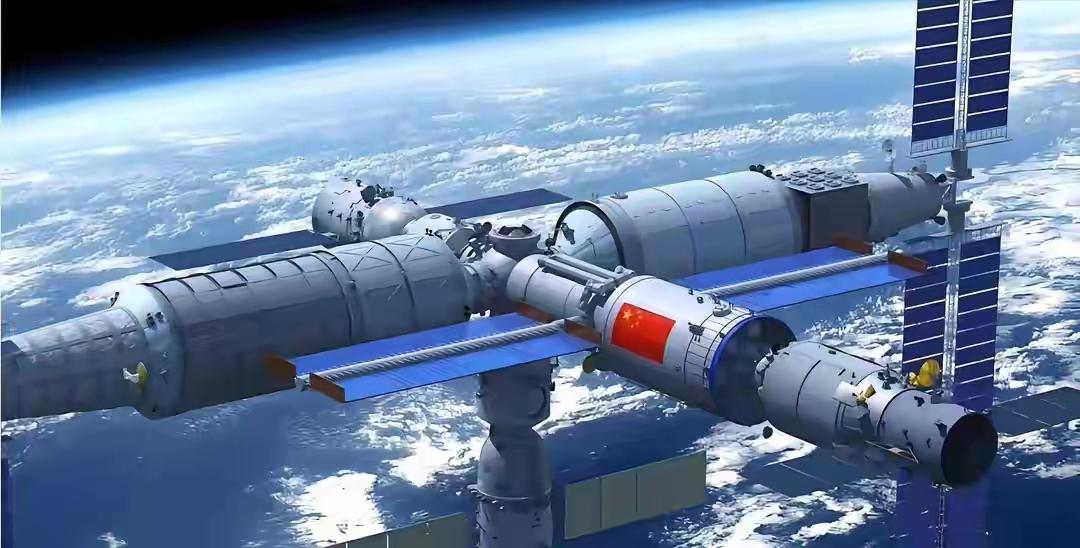 星链“降轨”：是技术升级，还是太空宣战？近地轨道空间即将被4400颗“准军事