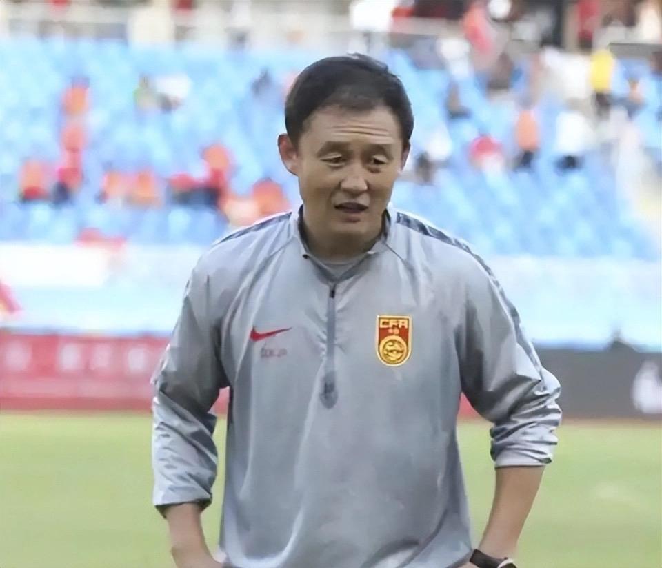 真相大白了，有知情人士透露，张卓义妈妈是想将娃转到陕师大，陕师大是中巴俱乐部在运